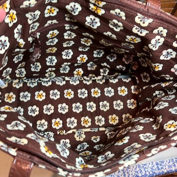 Vera Bradley quilted fabric tote, shoulder bag, patent leather trim. Like new. - Picture 14 of 17